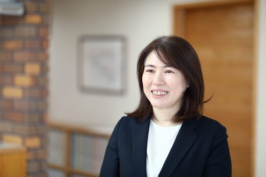 安田 仁子