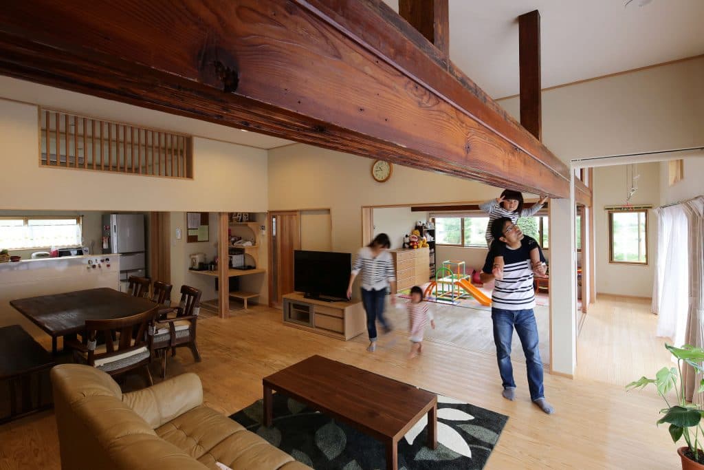 おしゃれだけじゃない。梁見せ天井が人気の理由